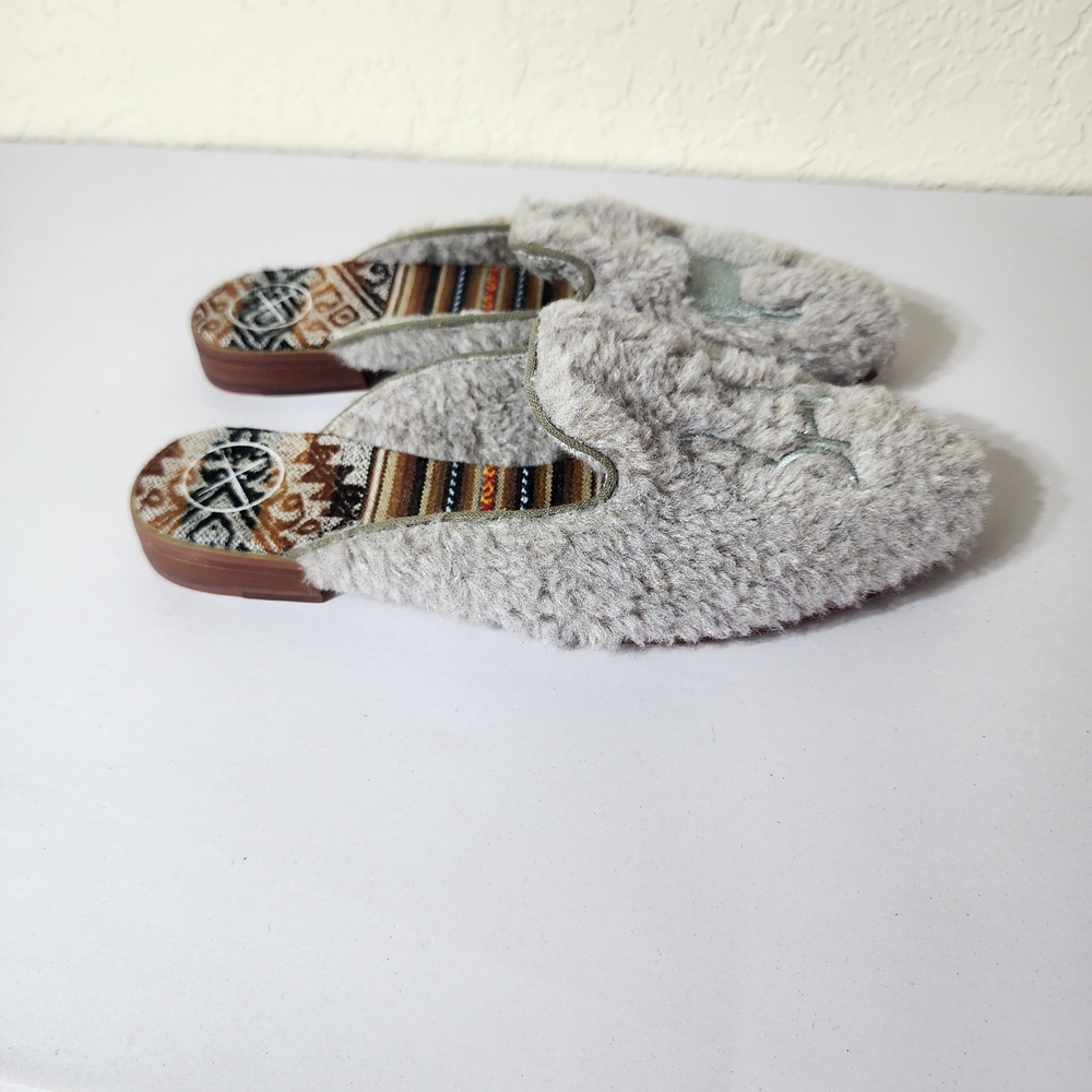 inkkas Gray Fuzzy Mule Slippers with Embroidered Donkey - Picture 4 of 10